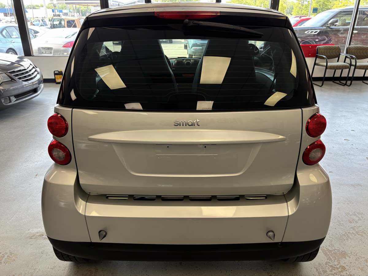 Used 2009 smart fortwo pure RWD image 11