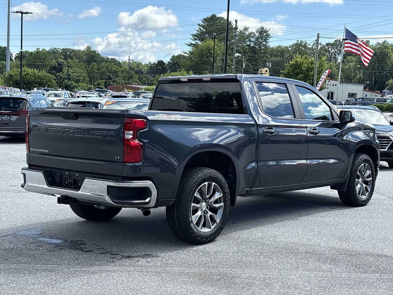 Used 2021 Chevrolet Silverado 1500 LT AWD/4WD image 6