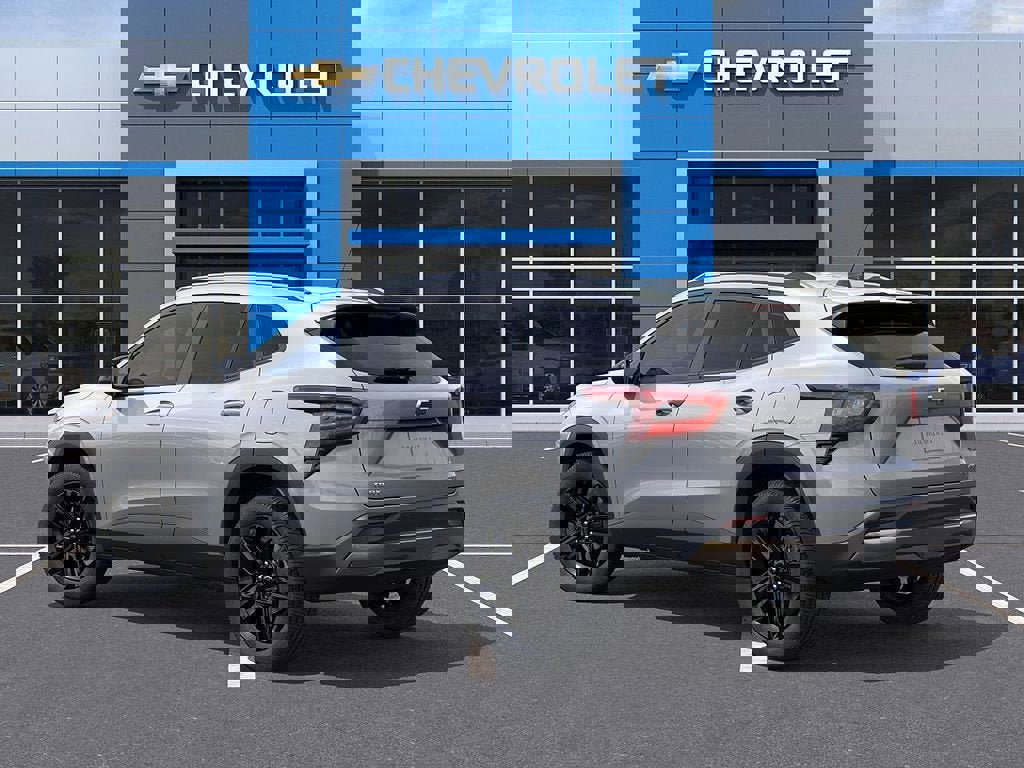 New 2026 Chevrolet Trax ACTIV w/ Sunroof Package FWD image 4