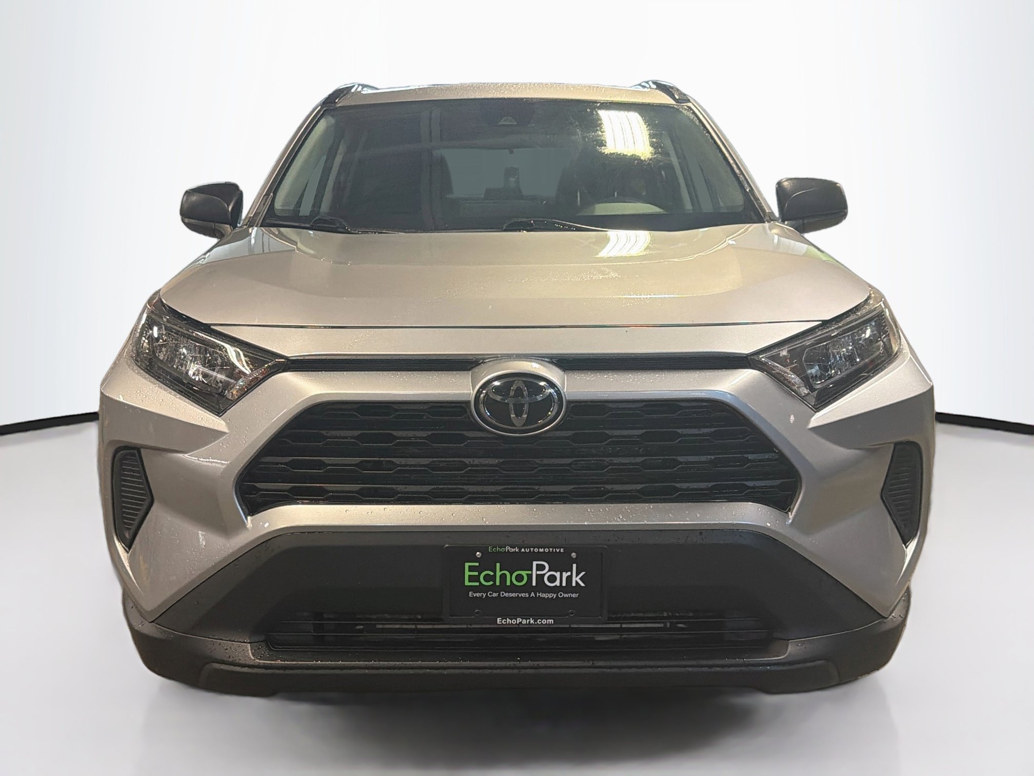 Used 2019 Toyota RAV4 LE AWD/4WD image 2