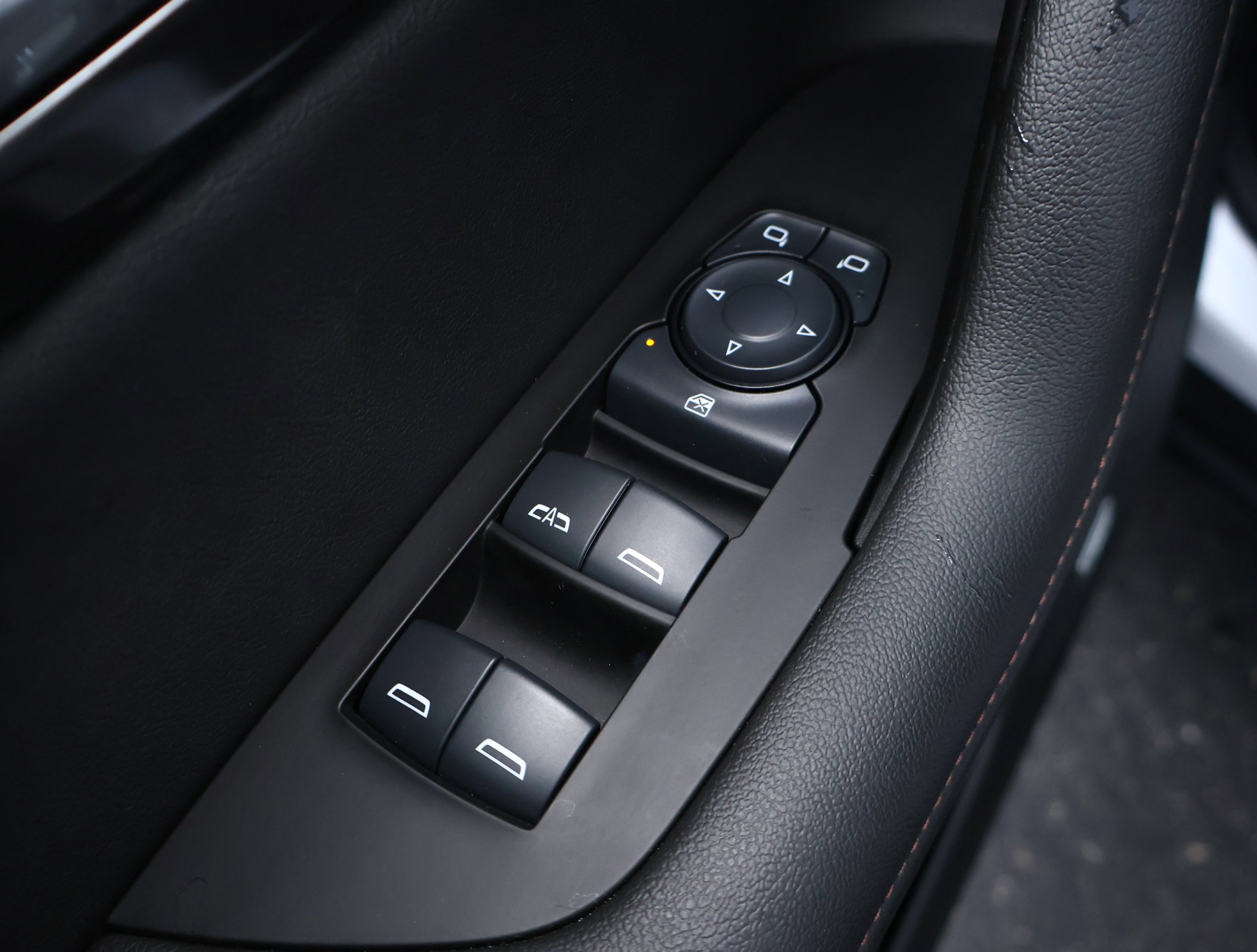 Used 2025 Chevrolet Blazer Premier w/ Driver Confidence II Package AWD/4WD image 8