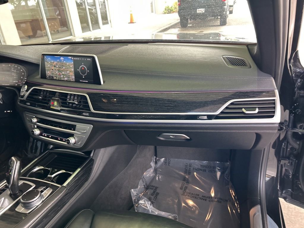 Used 2022 BMW 740i xDrive w/ M Sport Package image 21