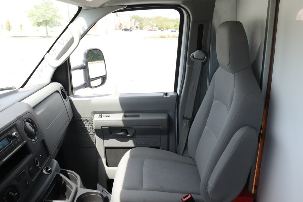 Used 2023 Ford E-450 and Econoline 450 Super Duty RWD image 14
