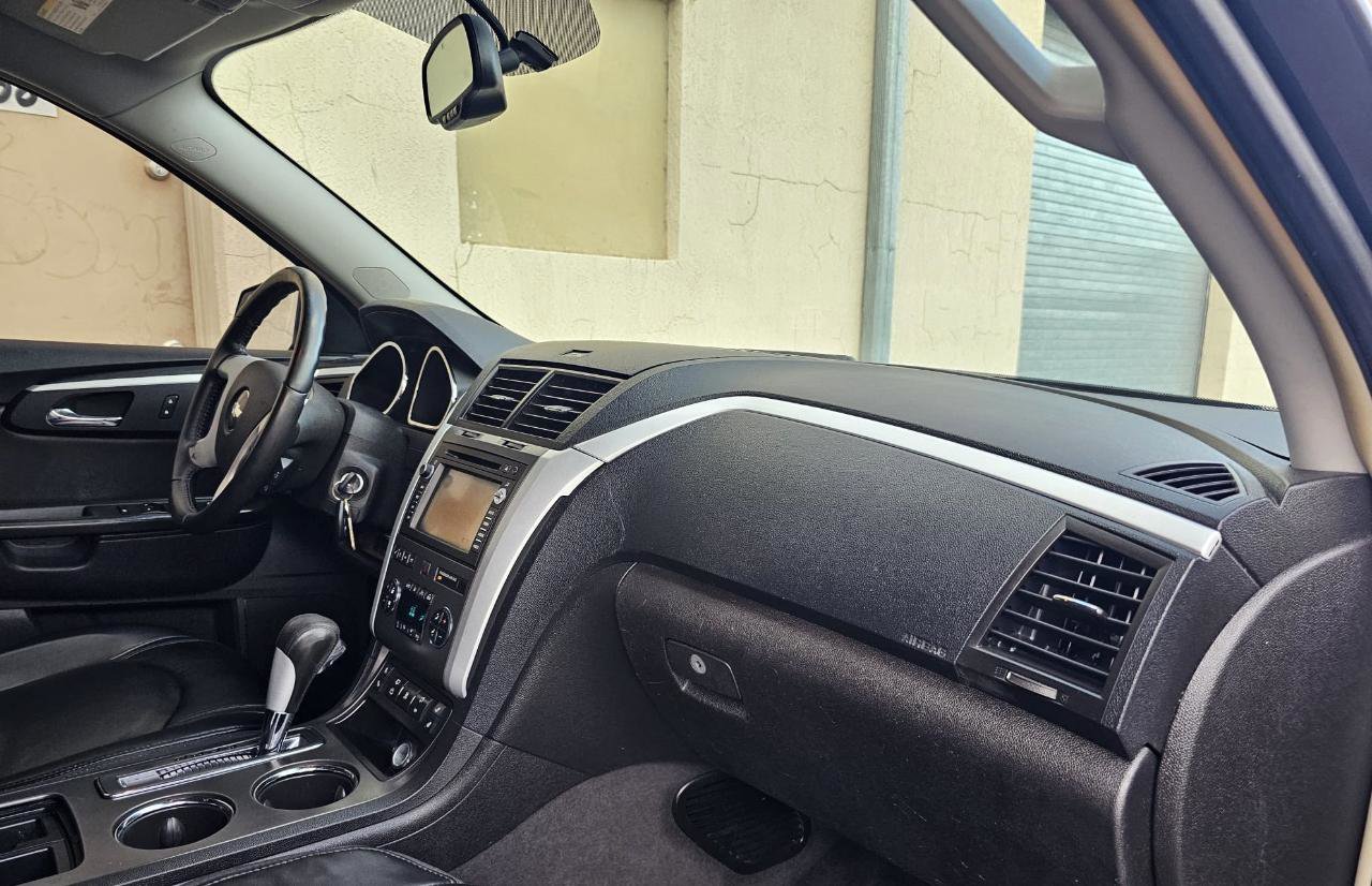 Used 2009 Chevrolet Traverse LT image 22