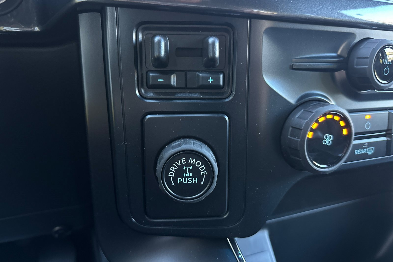 New 2025 Ford F150 STX image 25