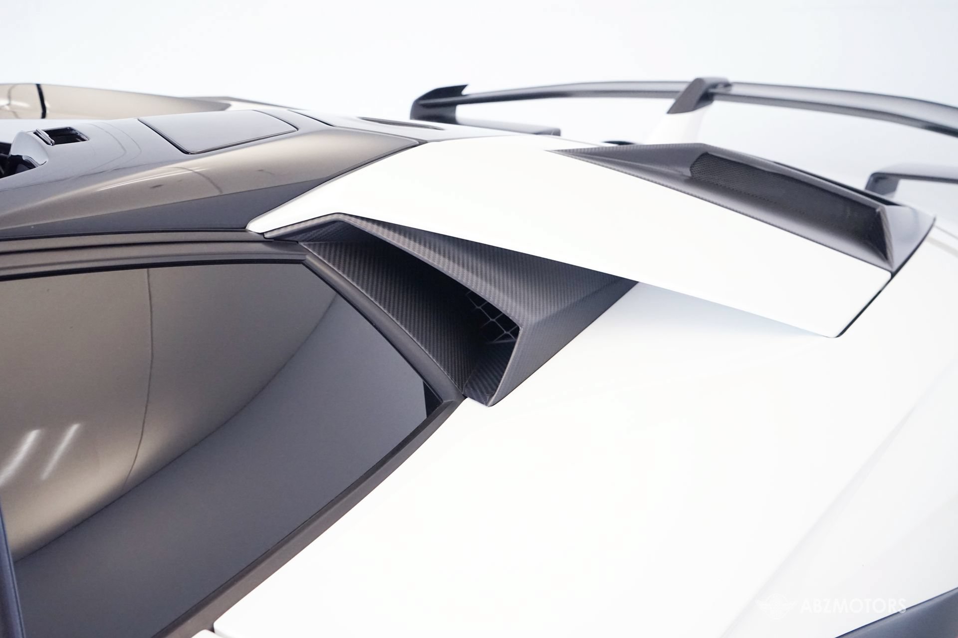 Used 2021 Lamborghini Aventador SVJ AWD/4WD image 13