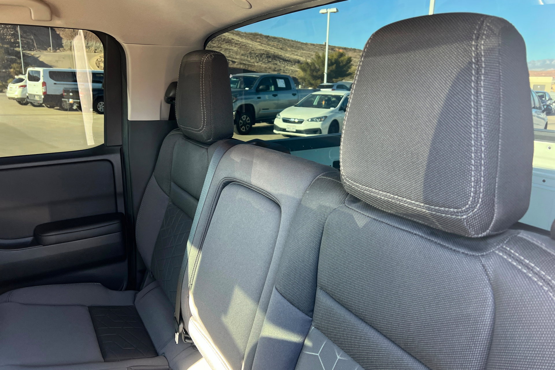 Used 2025 Nissan Frontier SV image 20