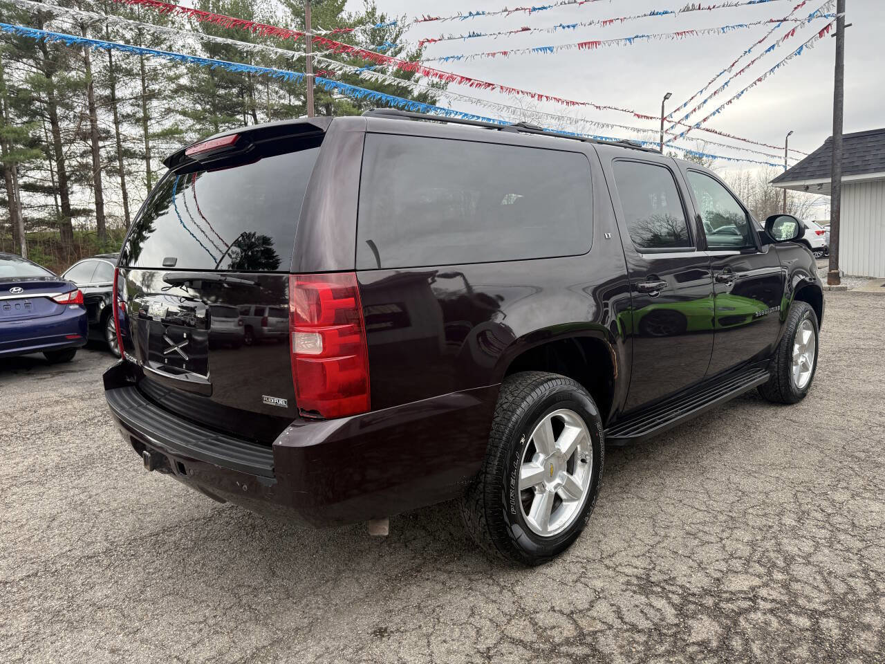 Used 2009 Chevrolet Suburban LT w/ Luxury Package AWD/4WD image 6