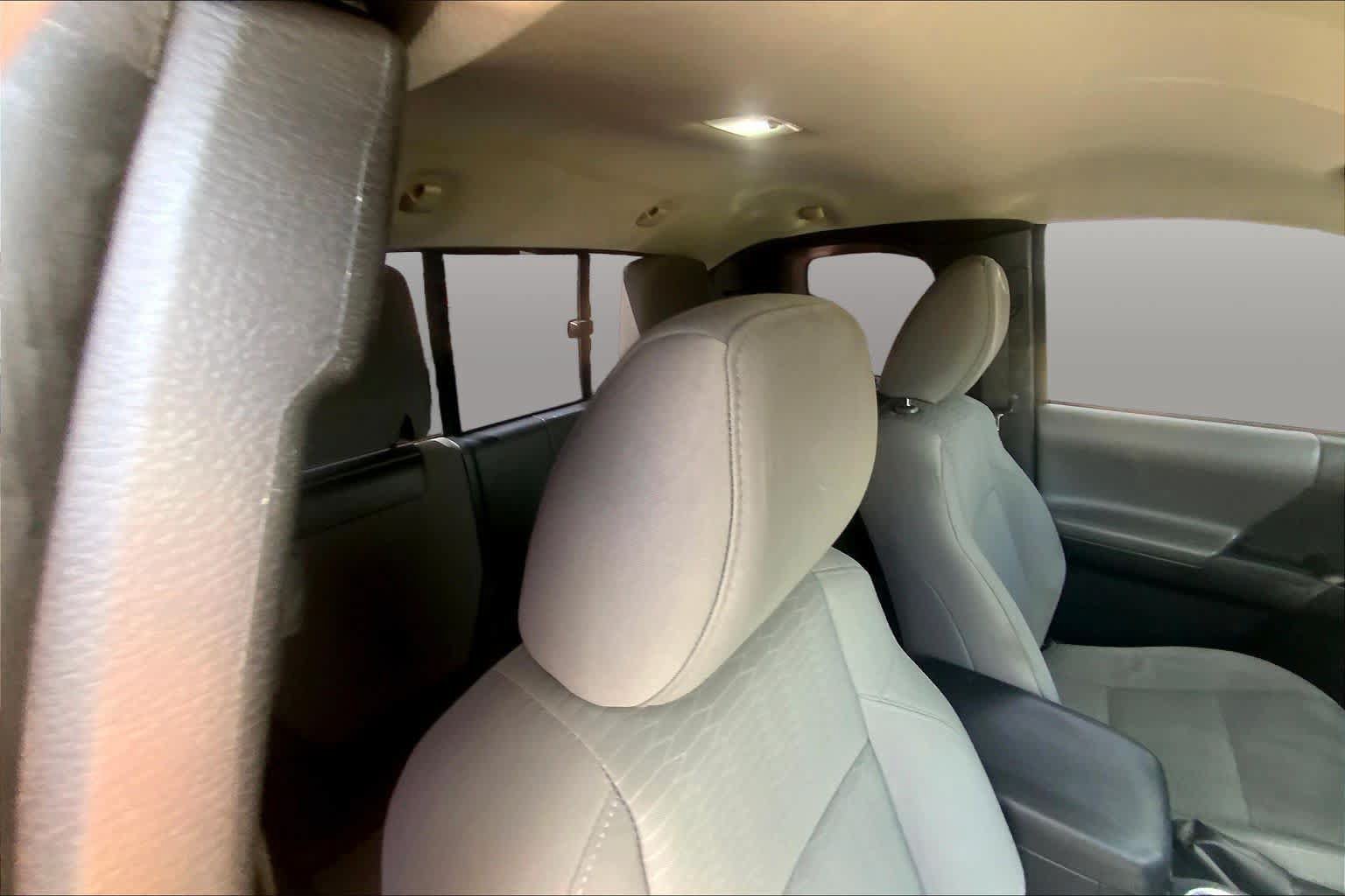 Used 2016 Toyota Tacoma SR w/ SR Convenience Package RWD image 20