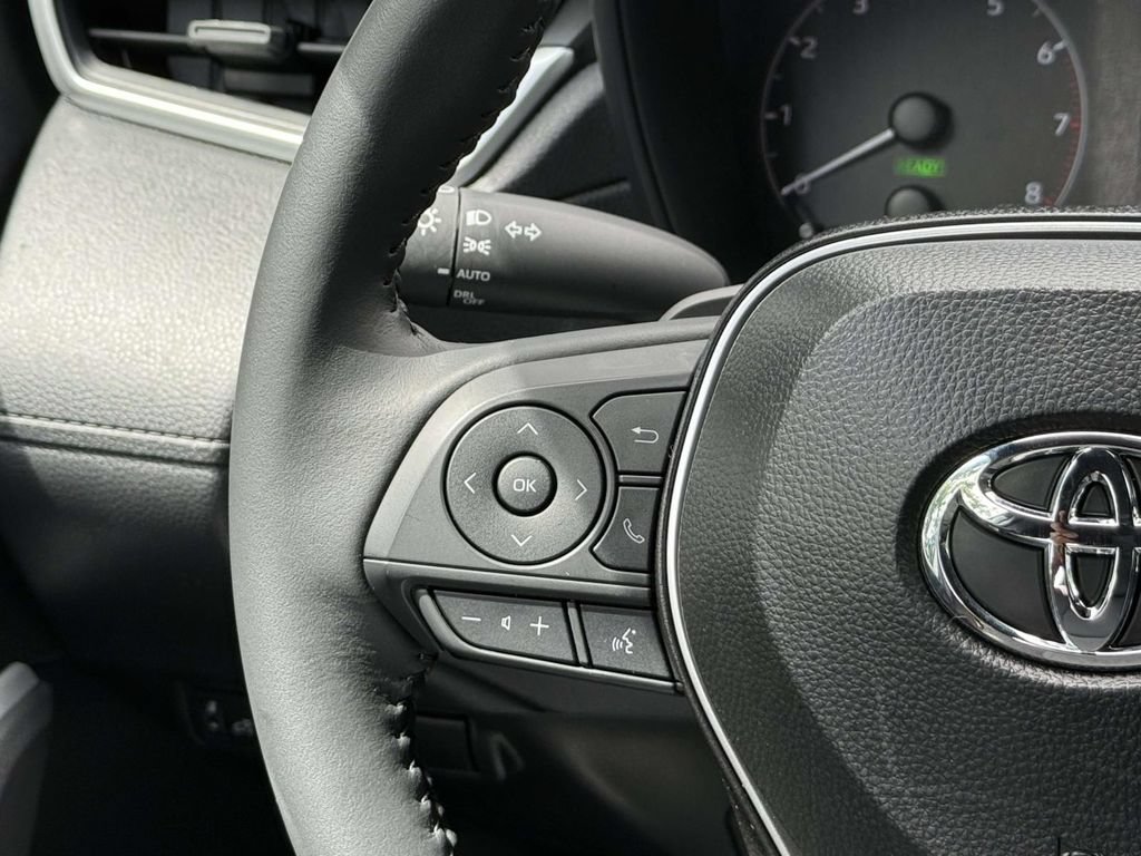 Used 2025 Toyota Corolla Cross AWD Hybrid image 20