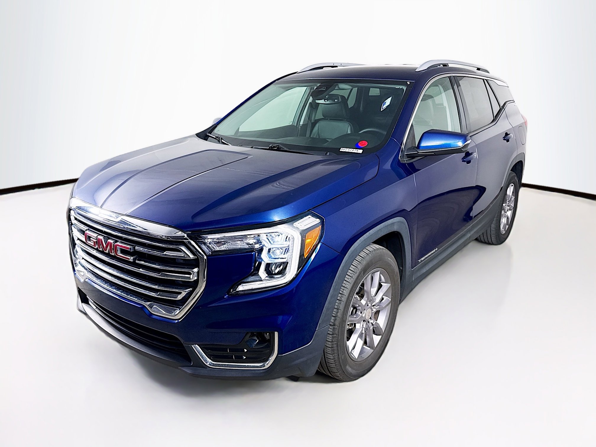 Used 2023 GMC Terrain SLT FWD image 4