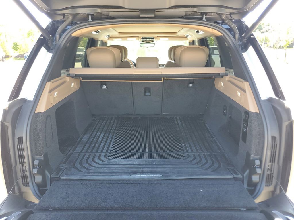 Certified 2025 Land Rover Range Rover Autobiography AWD/4WD image 32
