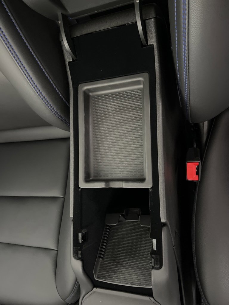 Used 2025 Cadillac XT4 Sport w/ Cold Weather Package image 33