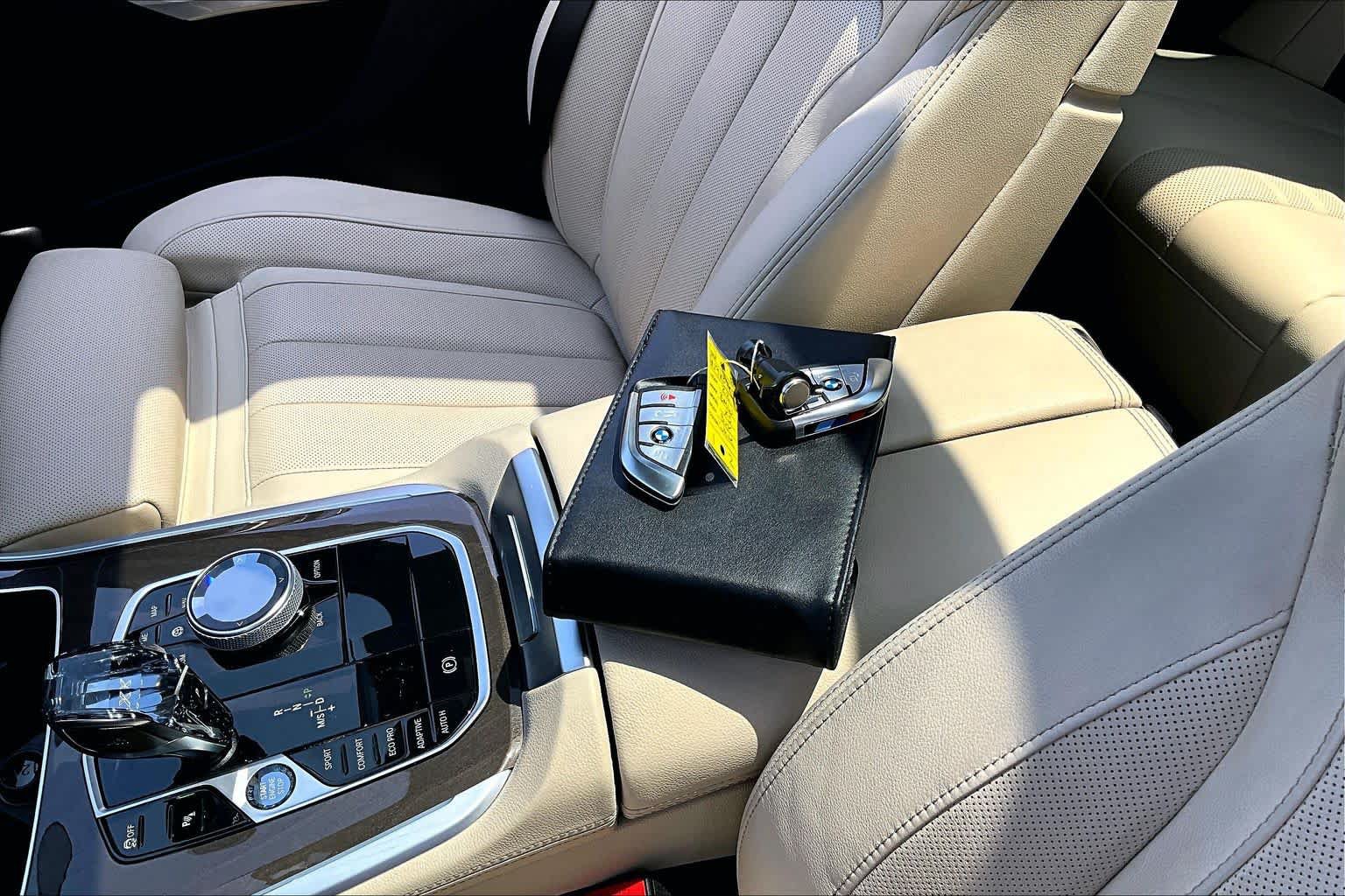 Used 2022 BMW X5 sDrive40i w/ M Sport Package RWD image 15