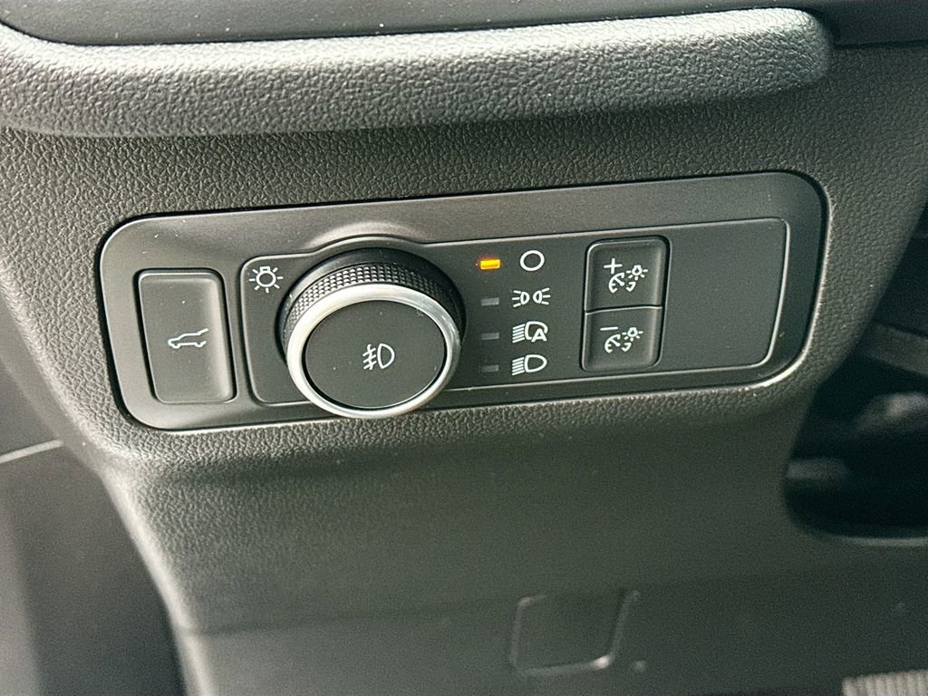 Used 2022 Ford Escape SEL image 25