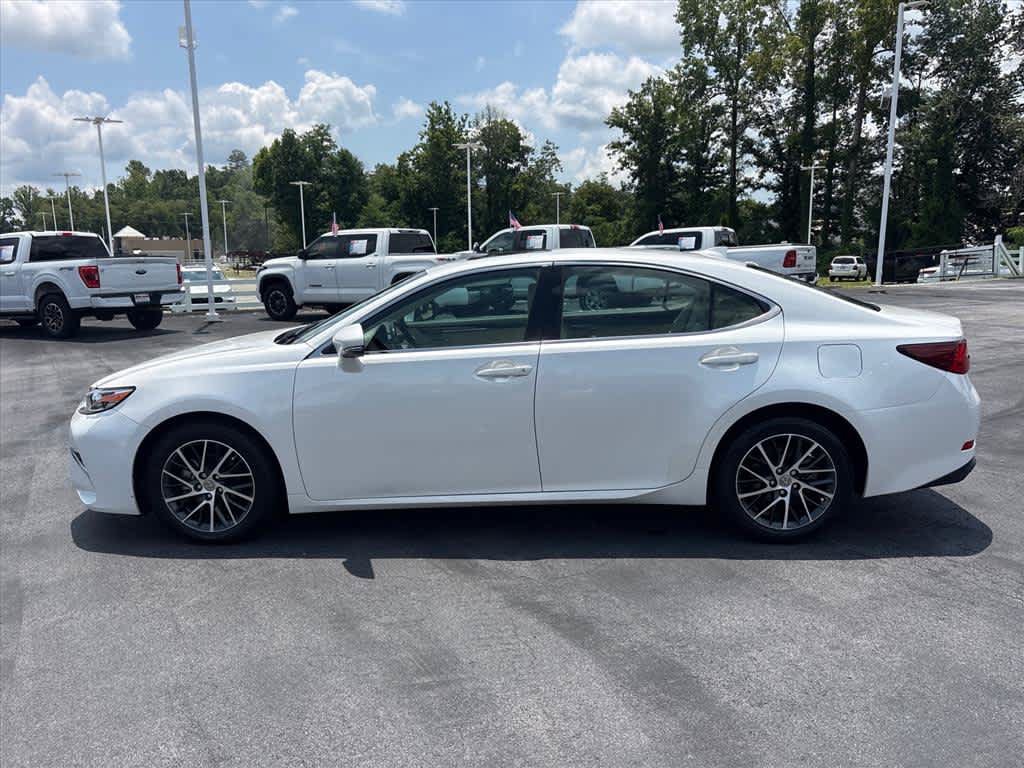 Used 2016 Lexus ES 350 w/ Luxury Package w/Wood Trim FWD image 26