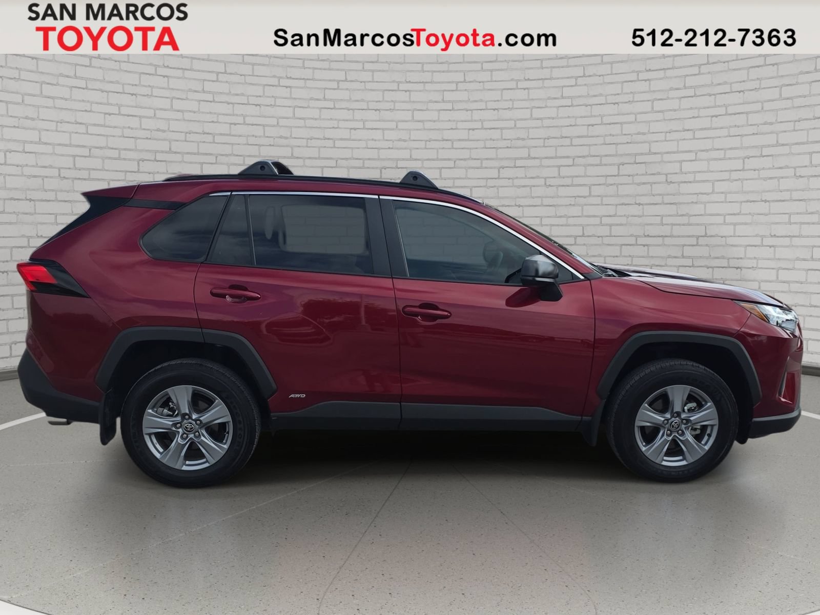 Used 2025 Toyota RAV4 LE AWD/4WD image 5