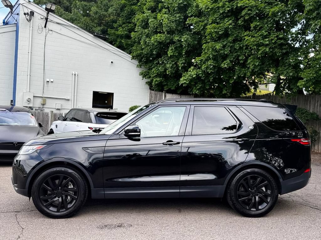 Used 2018 Land Rover Discovery HSE AWD/4WD image 3