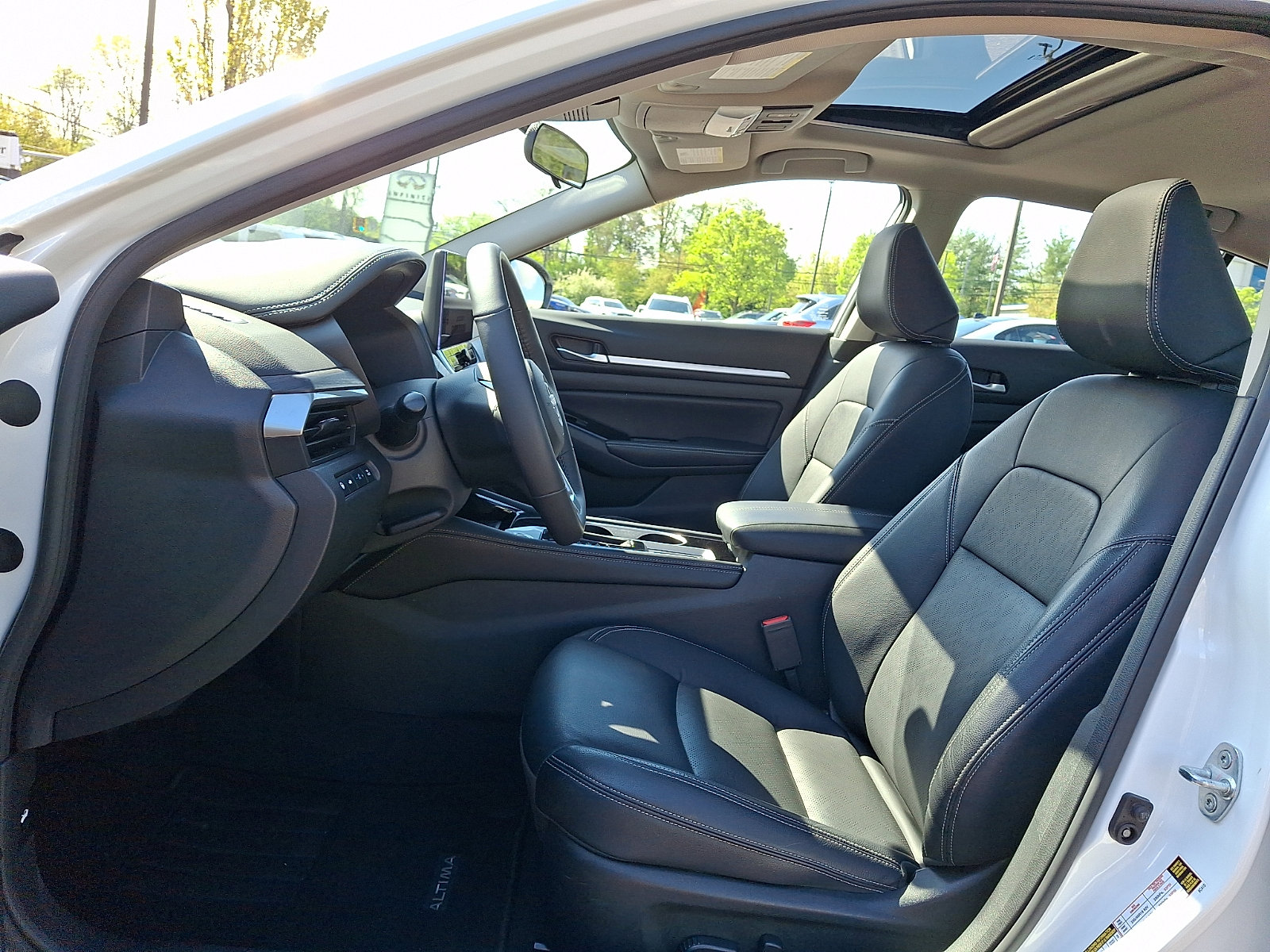 Used 2024 Nissan Altima 2.5 SL AWD/4WD image 13