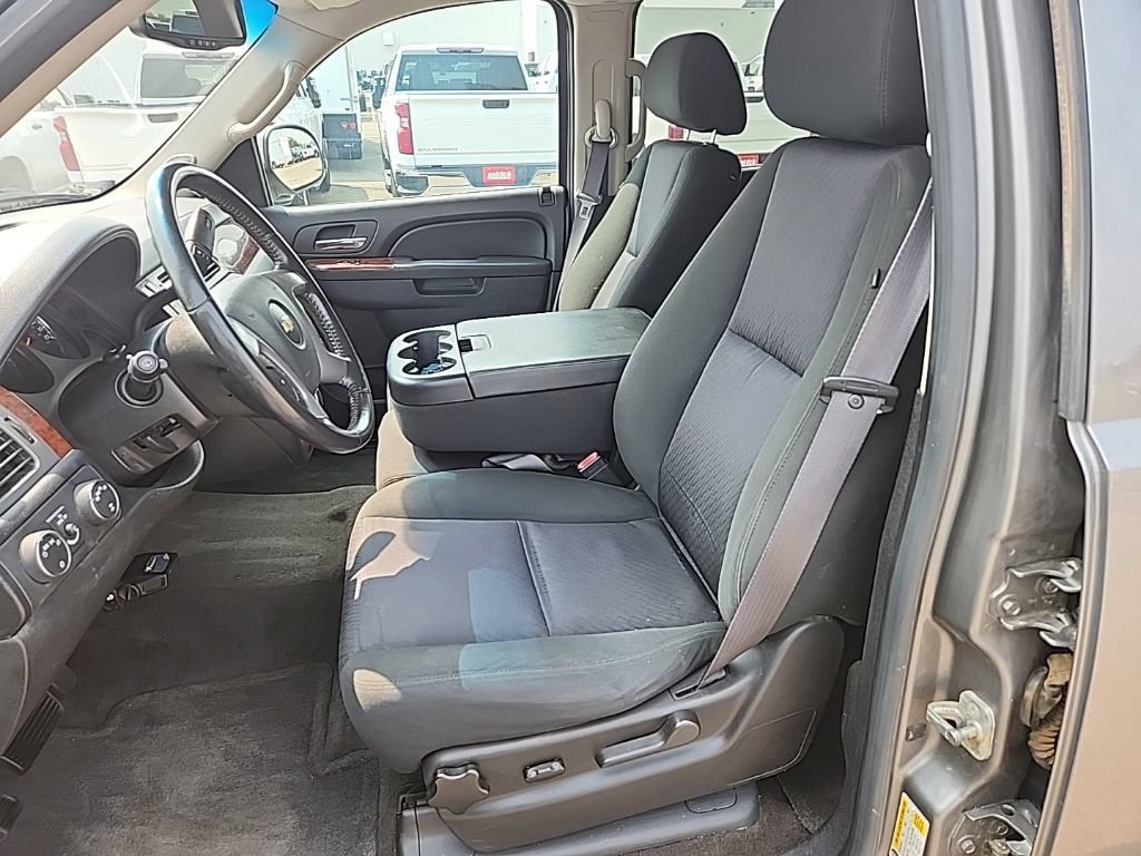 Used 2012 Chevrolet Suburban LS w/ Convenience Package 1 AWD/4WD image 26