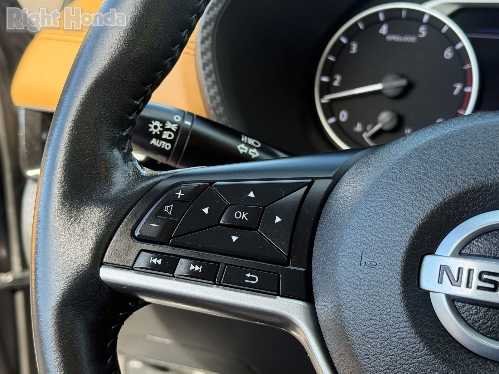 Used 2022 Nissan Sentra SV w/ SV Premium Package image 17