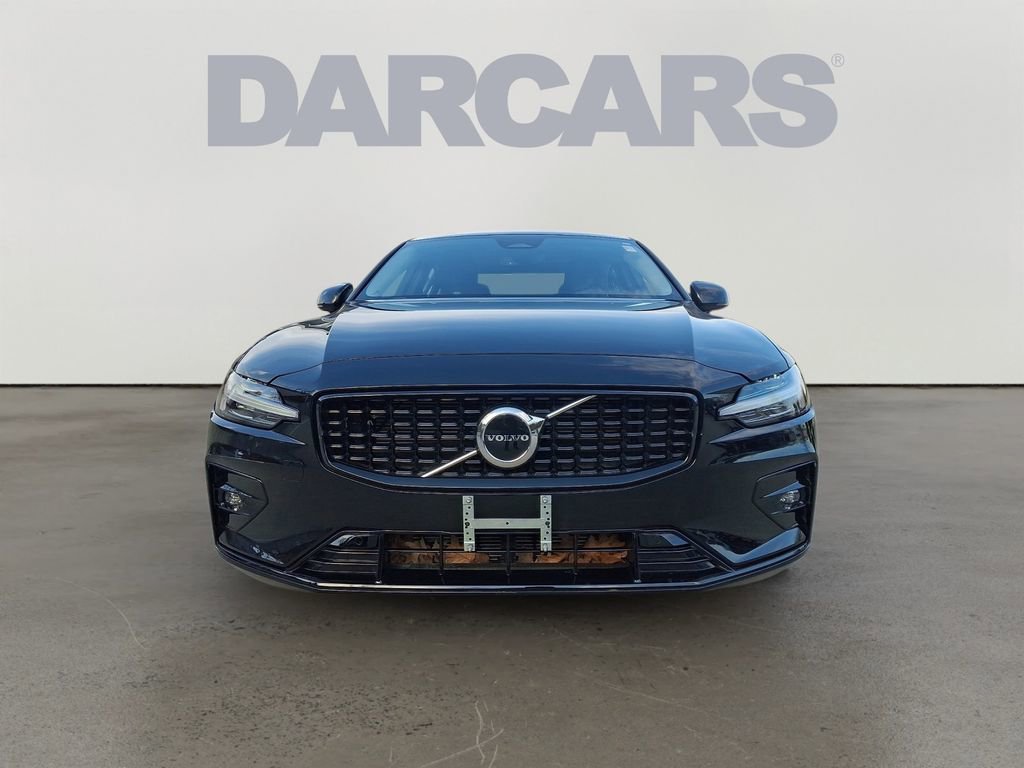 Used 2024 Volvo S60 B5 Core image 2