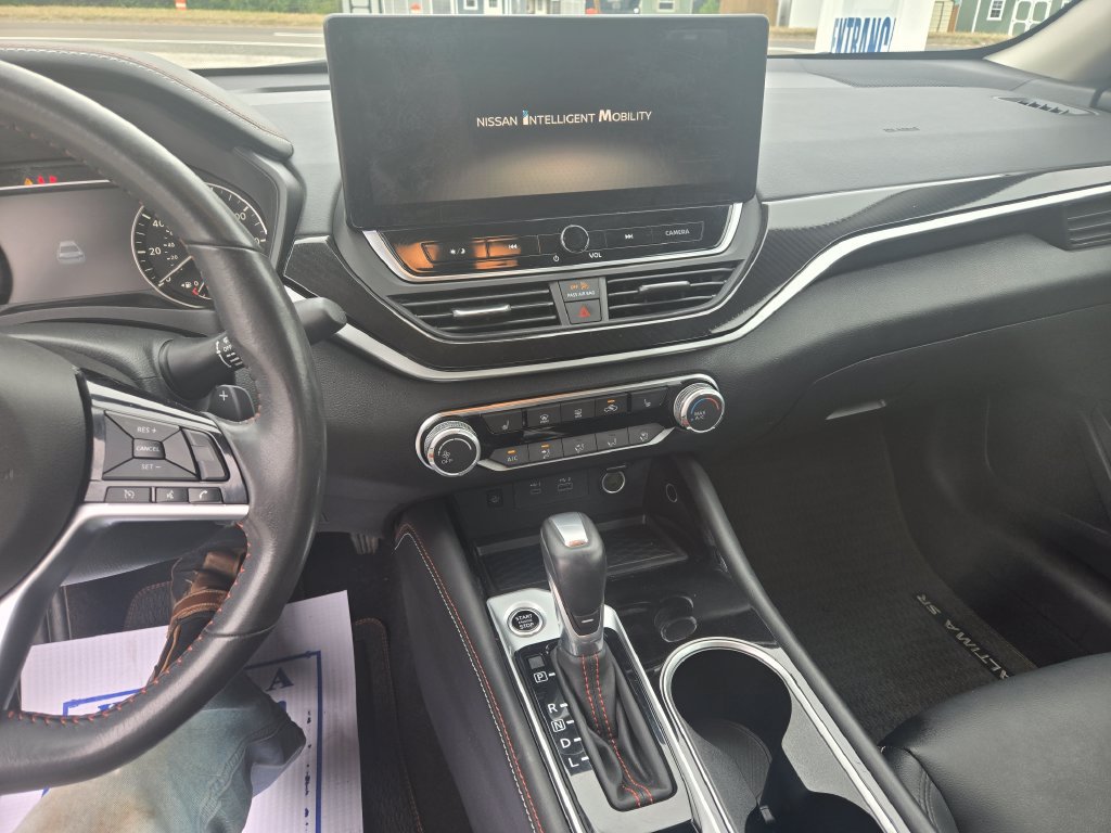 Used 2024 Nissan Altima 2.5 SR w/ SR Premium Package AWD/4WD image 8