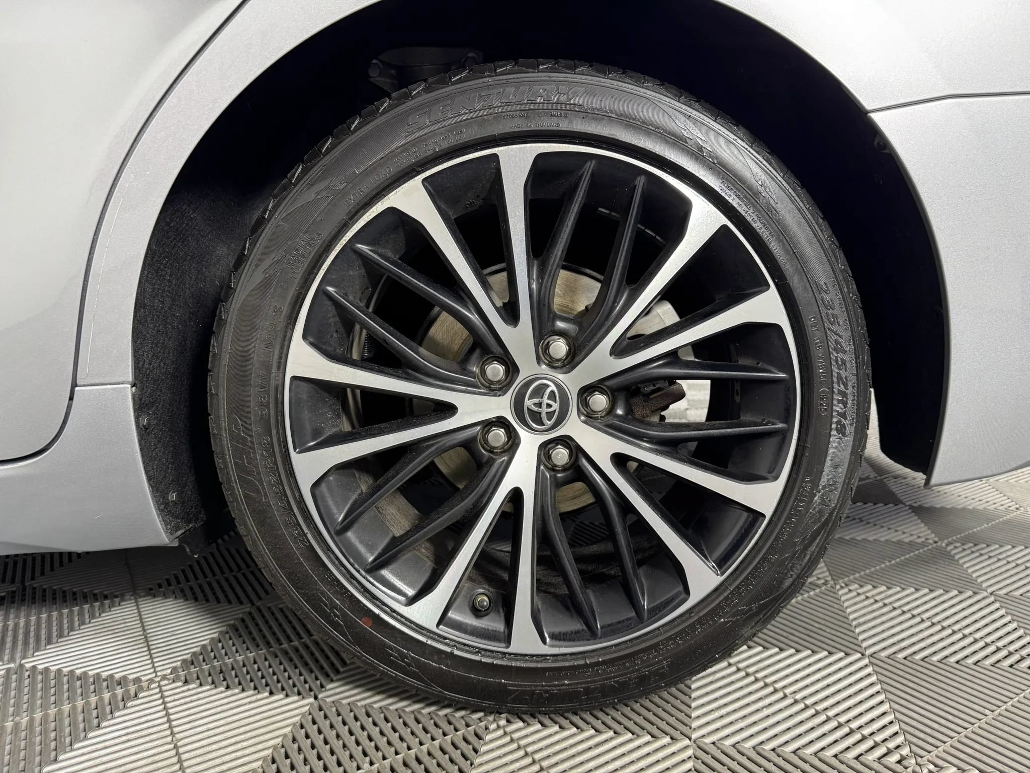 Used 2019 Toyota Camry SE w/ Convenience Package FWD image 43