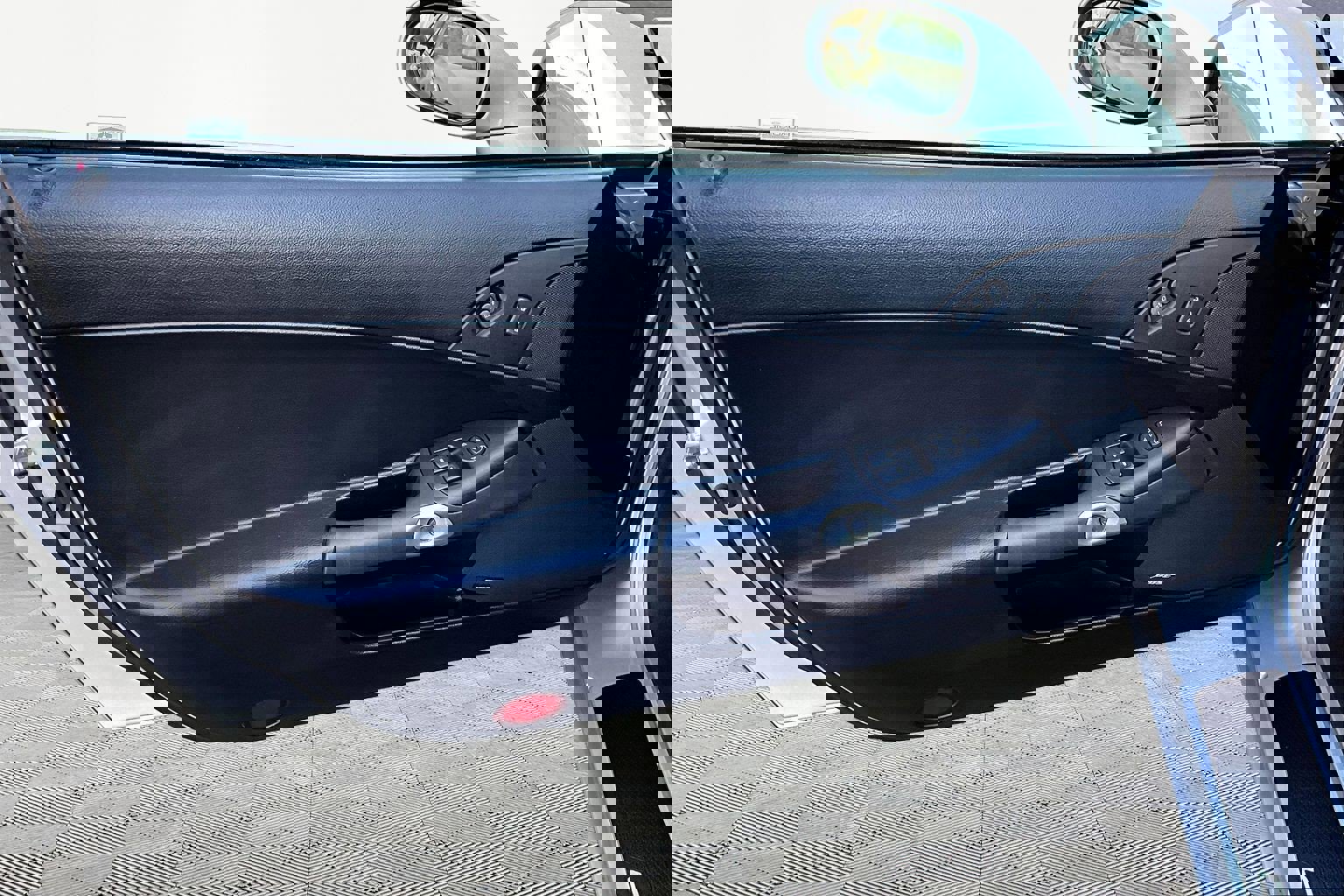 Used 2005 Chevrolet Corvette Coupe w/ Preferred Equipment Group image 18