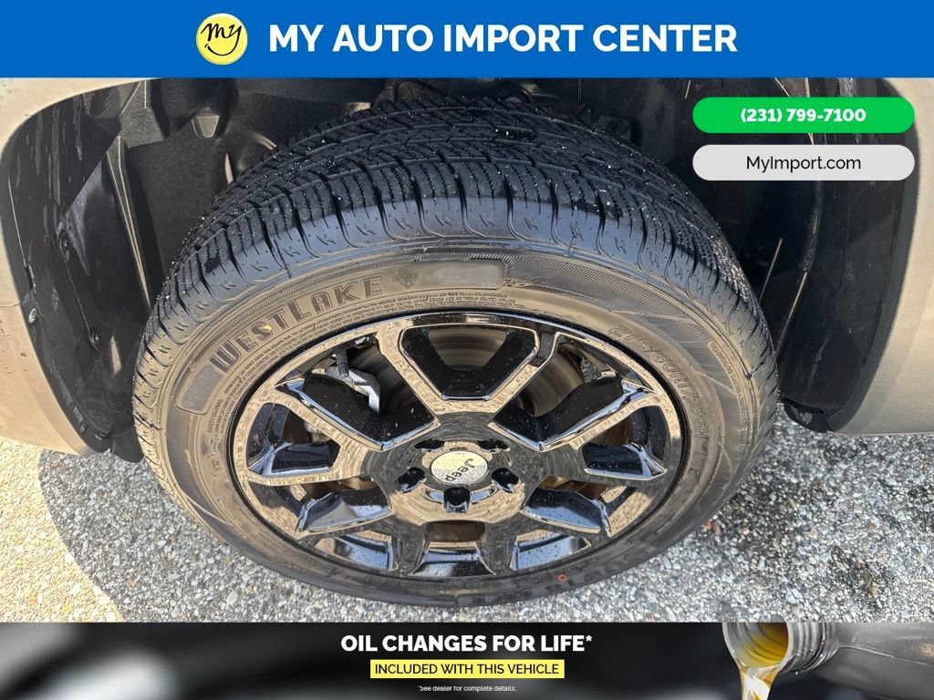 Used 2023 Jeep Renegade Latitude AWD/4WD image 9