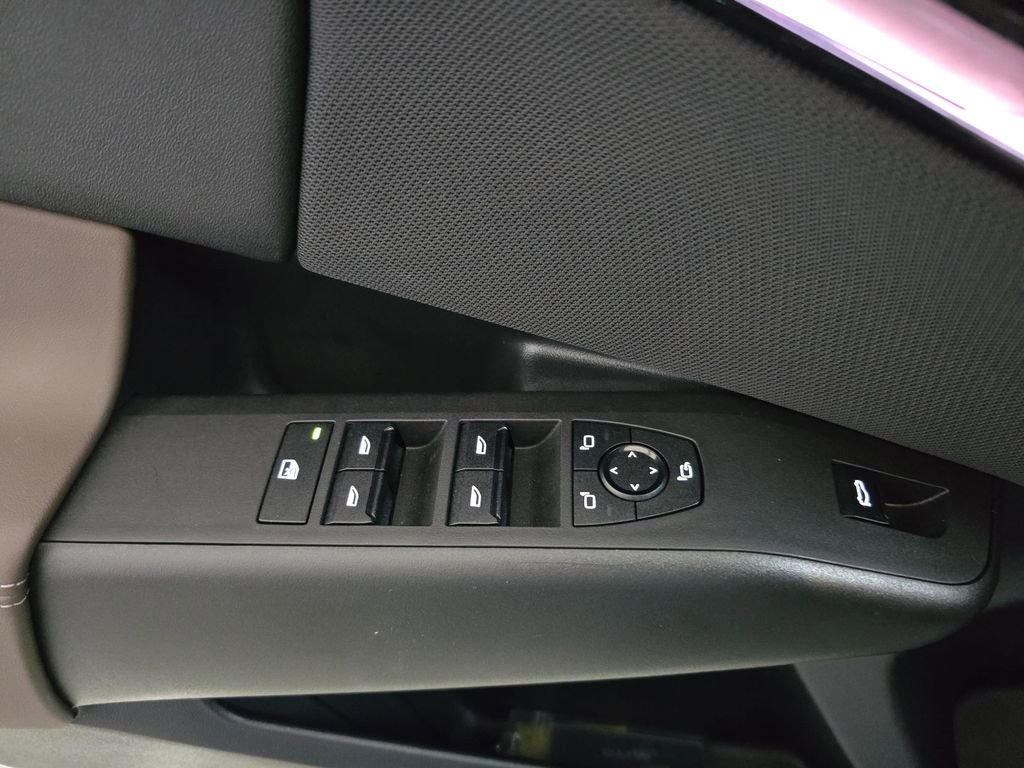 Used 2025 BMW X3 xDrive30i image 28