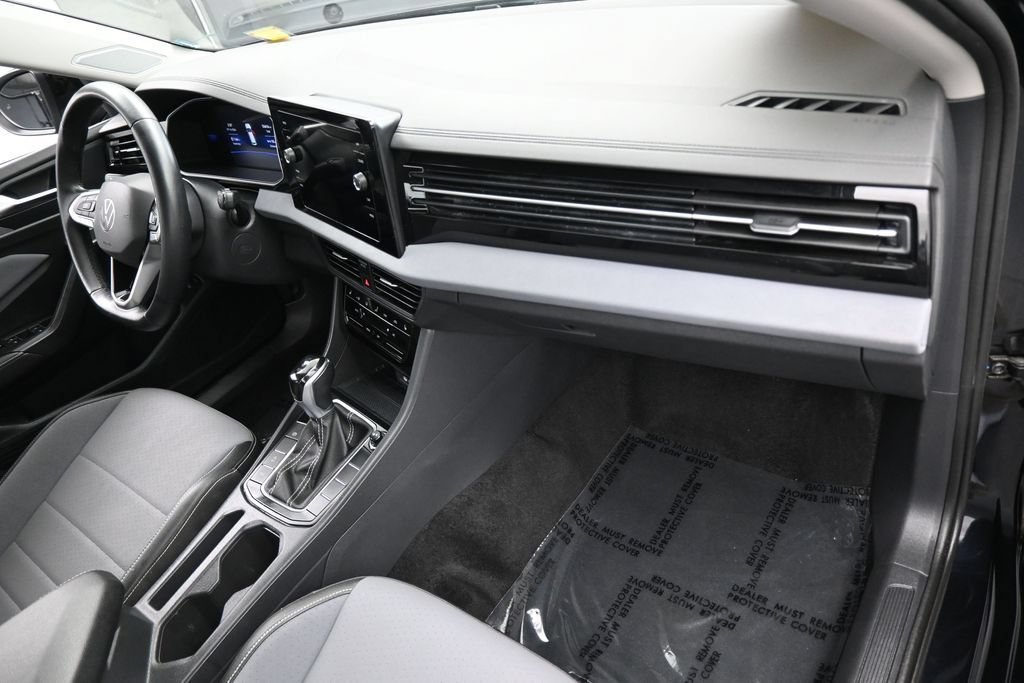 Used 2025 Volkswagen Jetta SE FWD image 42