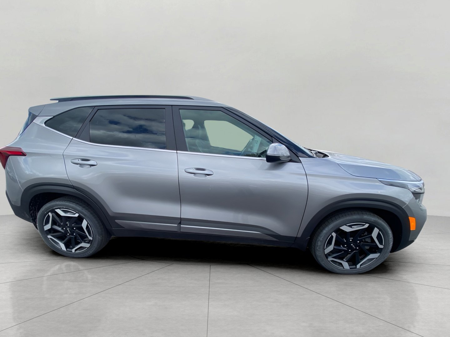 Used 2024 Kia Seltos SX w/ SX Sunroof Package AWD/4WD image 13
