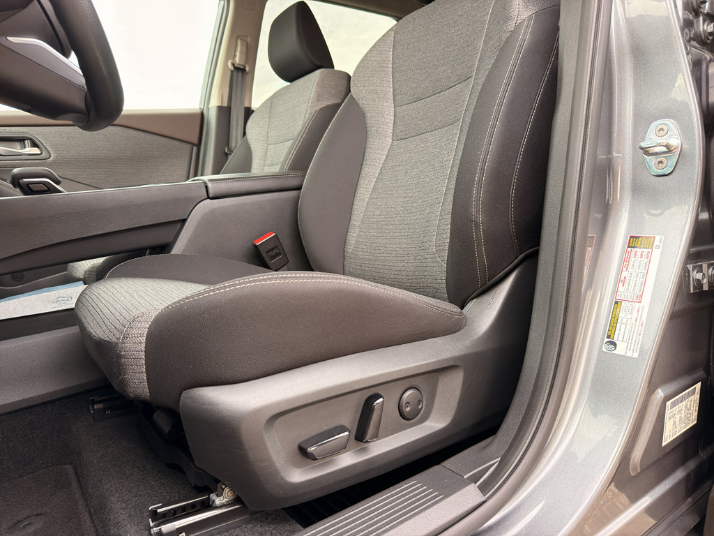 Used 2023 Nissan Rogue SV AWD/4WD image 15