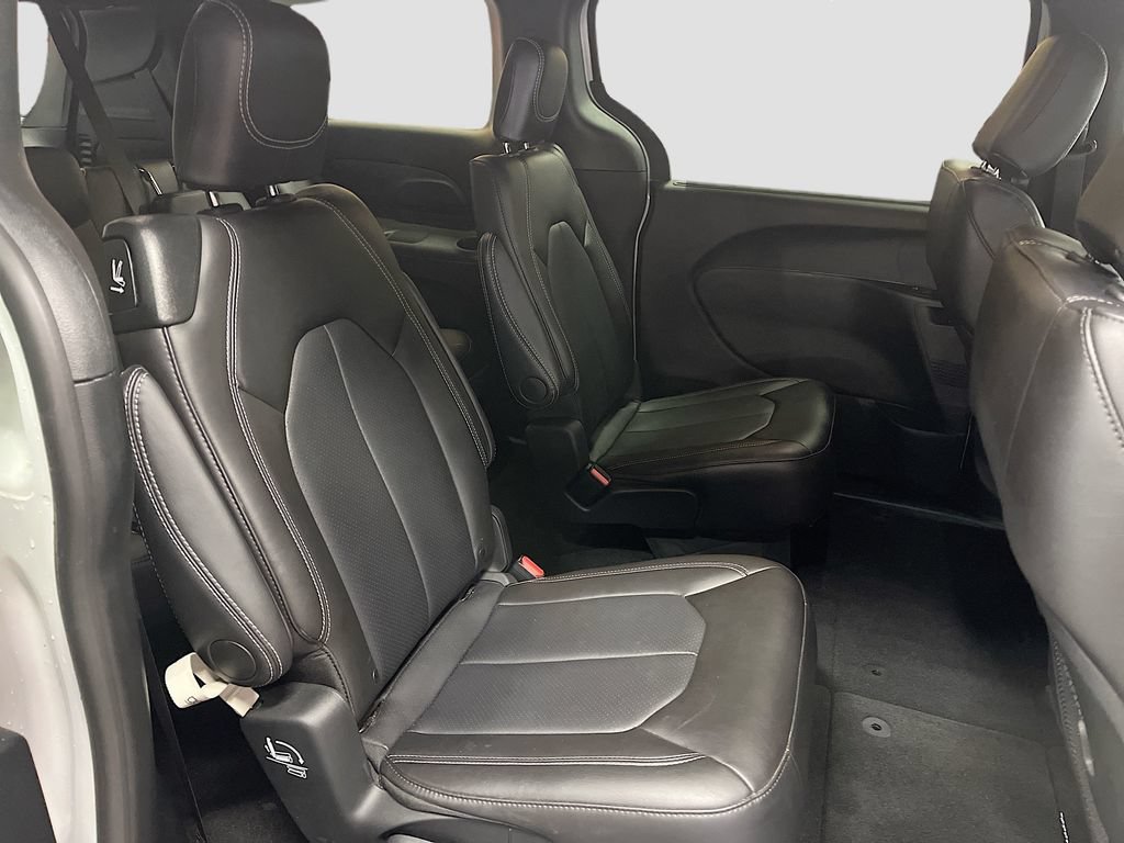 Used 2026 Chrysler Pacifica Select FWD image 27