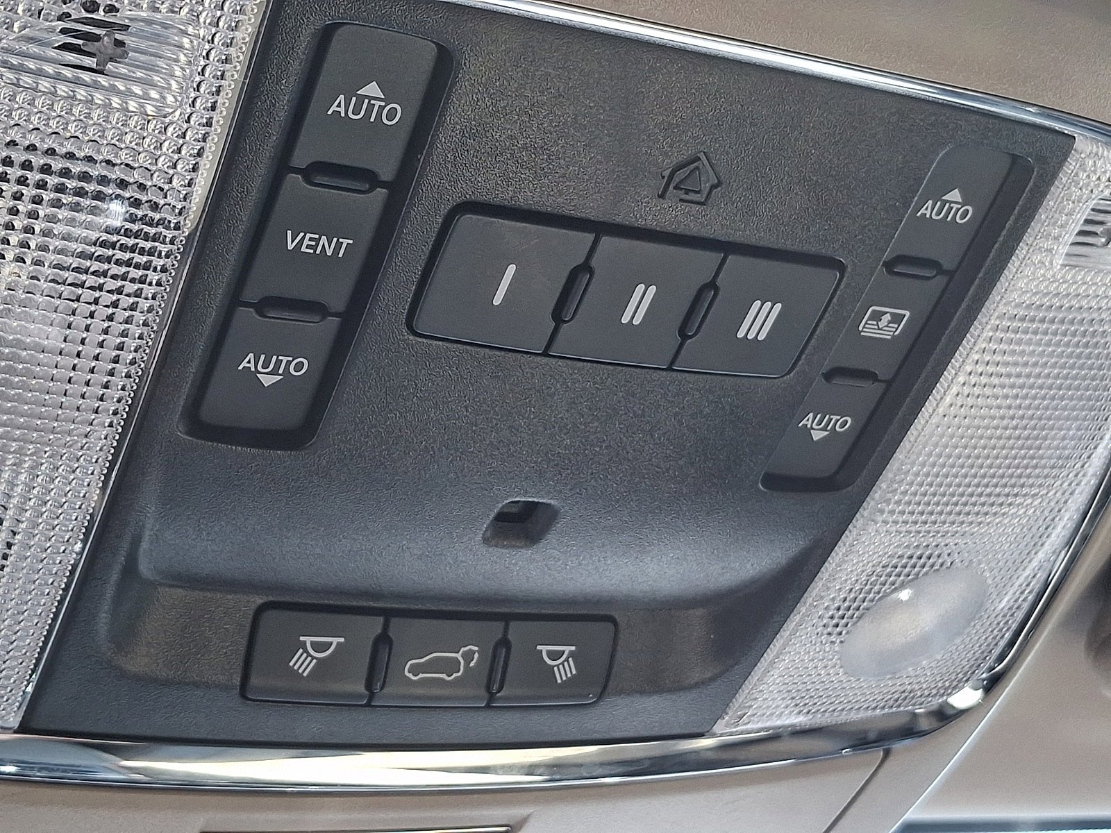 Used 2020 Jeep Grand Cherokee Limited w/ Luxury Group II AWD/4WD image 26