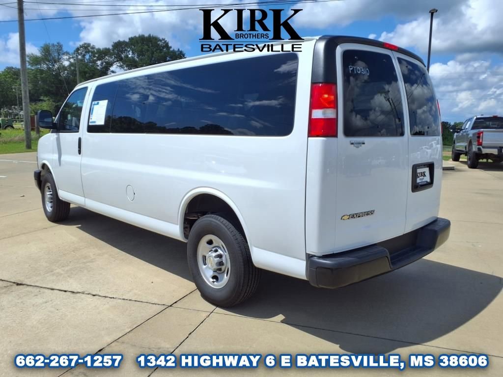 Used 2024 Chevrolet Express 3500 LS image 3