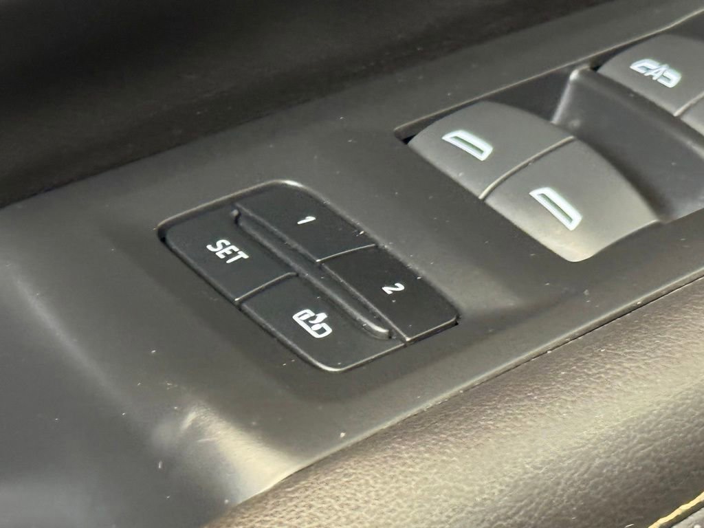 Used 2021 GMC Yukon AT4 w/ AT4 Premium Plus Package AWD/4WD image 13