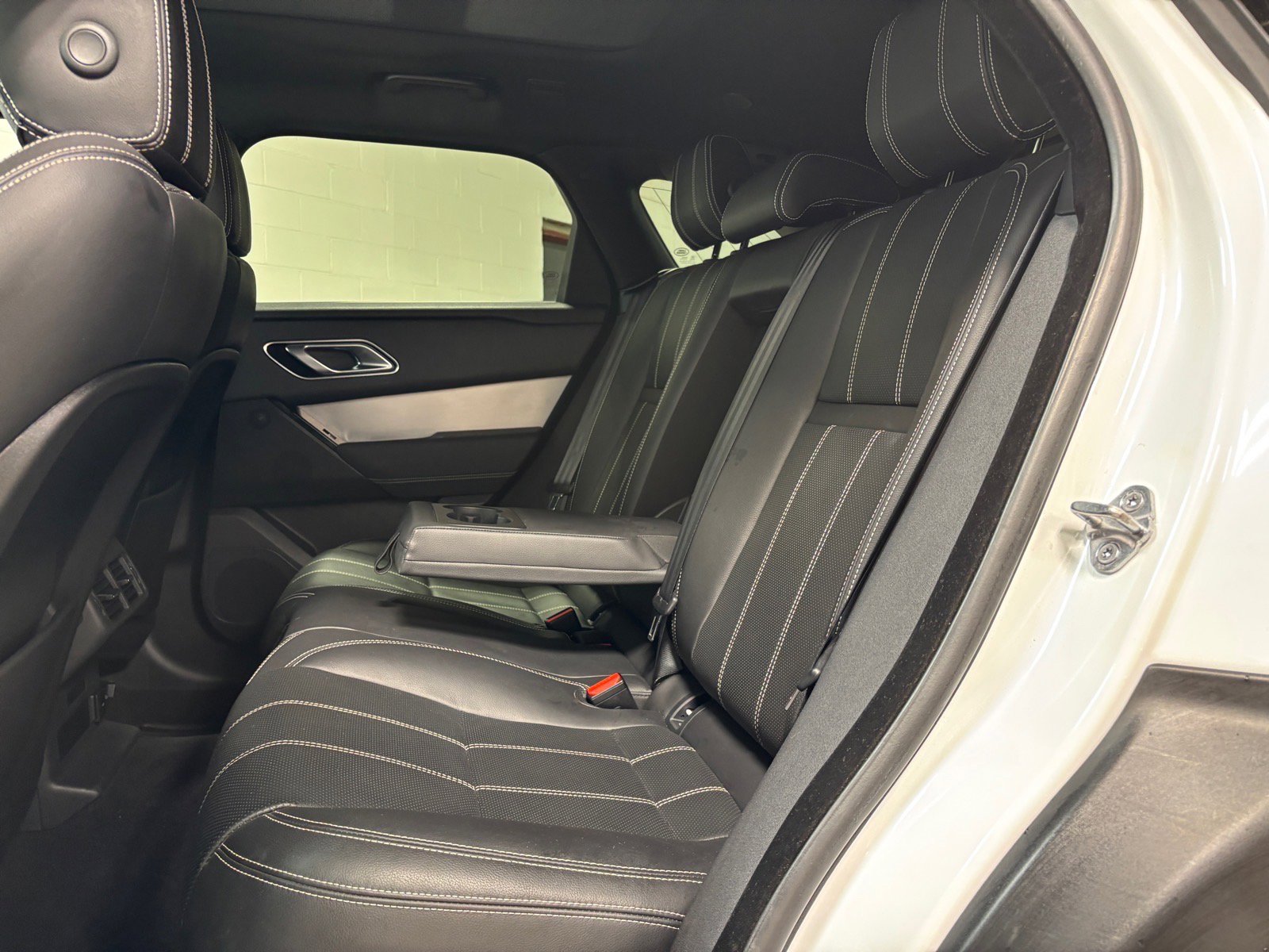 Used 2022 Land Rover Range Rover Velar R-Dynamic S AWD/4WD image 28