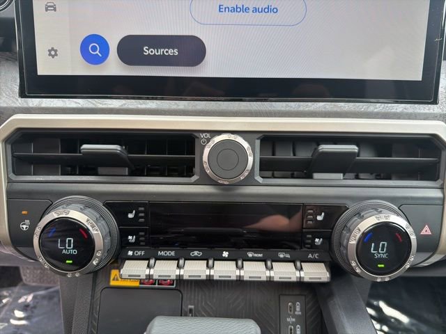 Used 2025 Toyota Tacoma Limited image 29