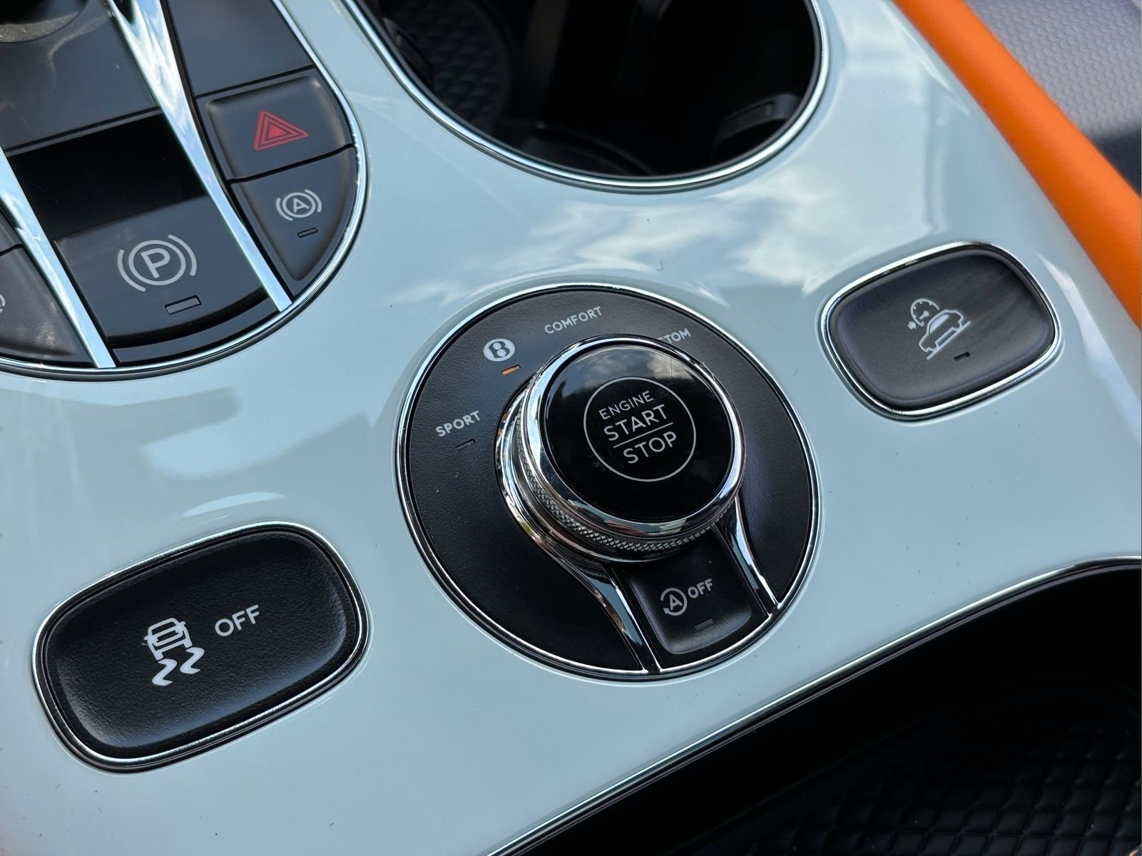 Used 2024 Bentley Bentayga image 50