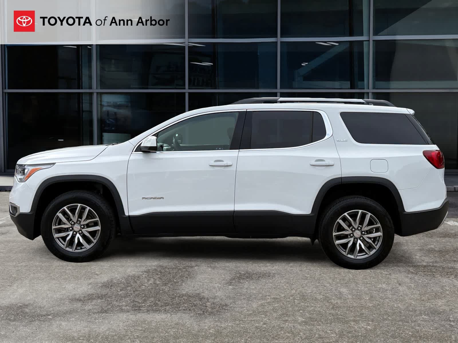 Used 2019 GMC Acadia SLE w/ Driver Alert Package I FWD image 9