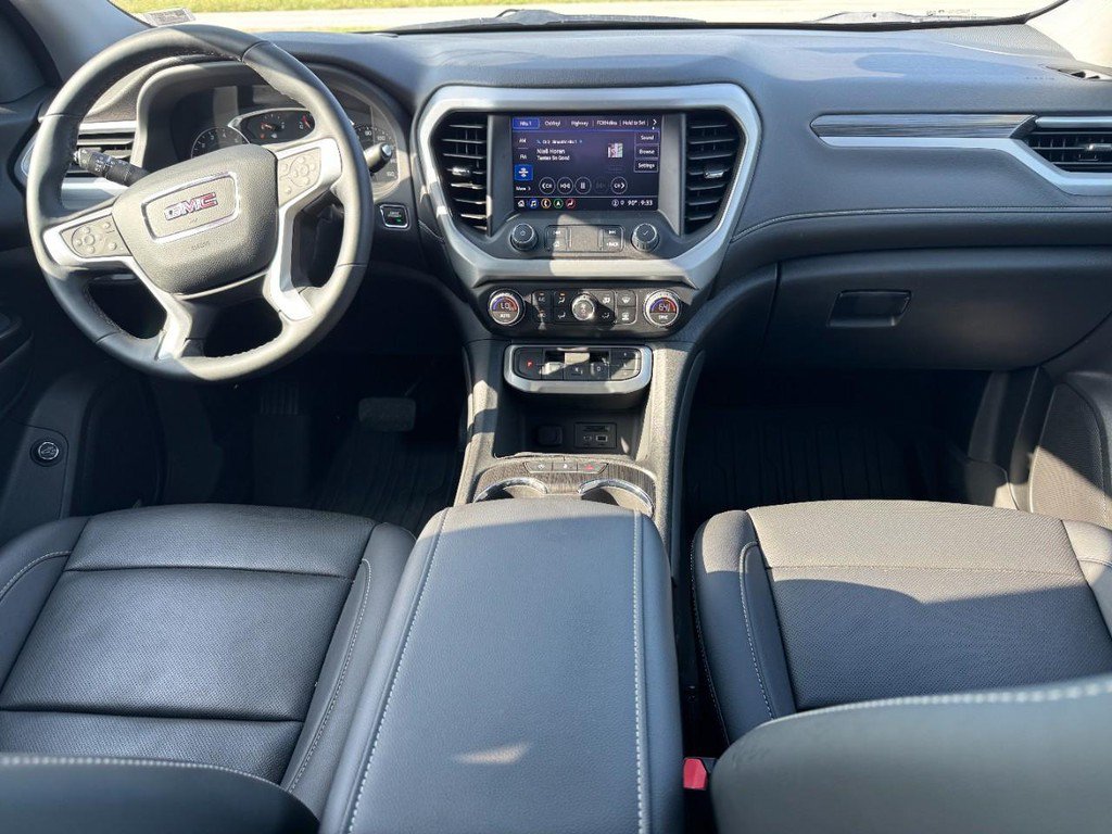 Used 2023 GMC Acadia SLT w/ Preferred Package FWD image 14