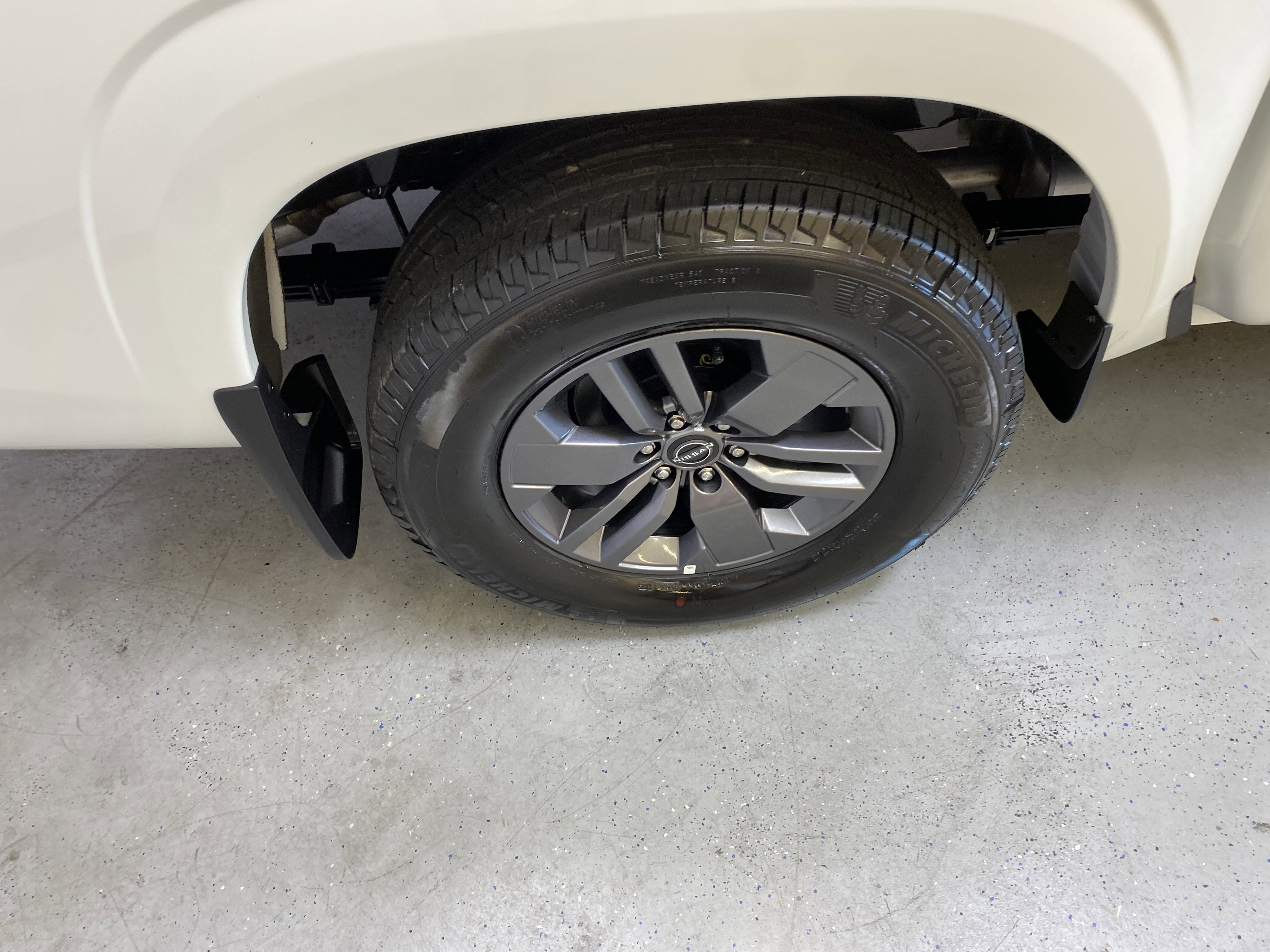Used 2025 Nissan Frontier SV w/ SV Convenience Package image 13