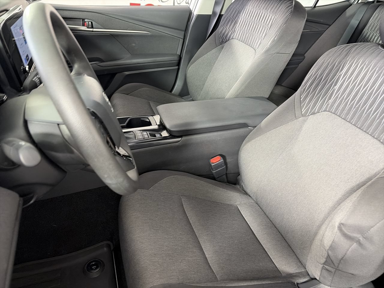 Used 2026 Toyota Camry LE FWD image 18