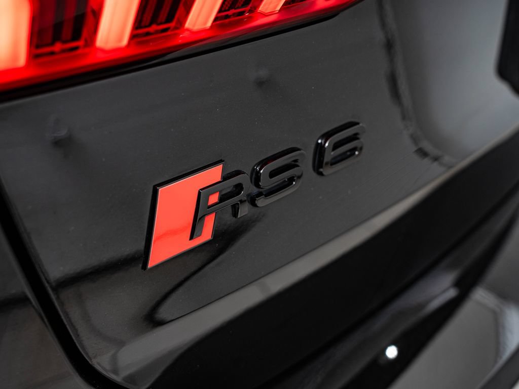 Used 2023 Audi RS 6 AWD/4WD image 16