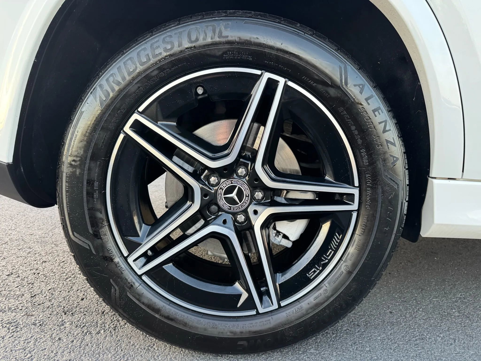 Used 2025 Mercedes-Benz GLE 450e 4MATIC w/ AMG Line Exterior image 20