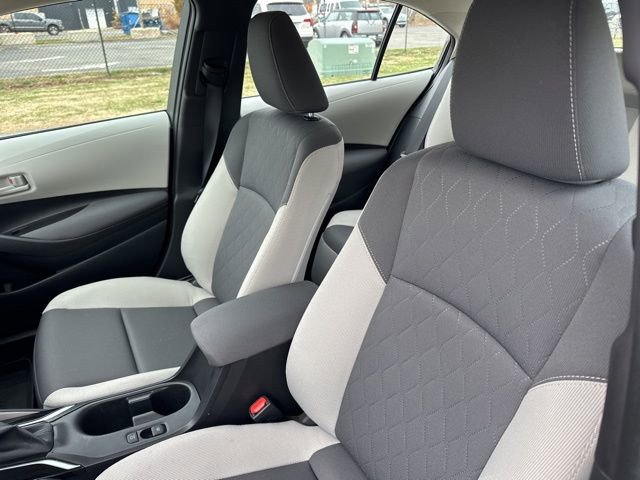 Used 2025 Toyota Corolla LE w/ LE Premium Package image 18