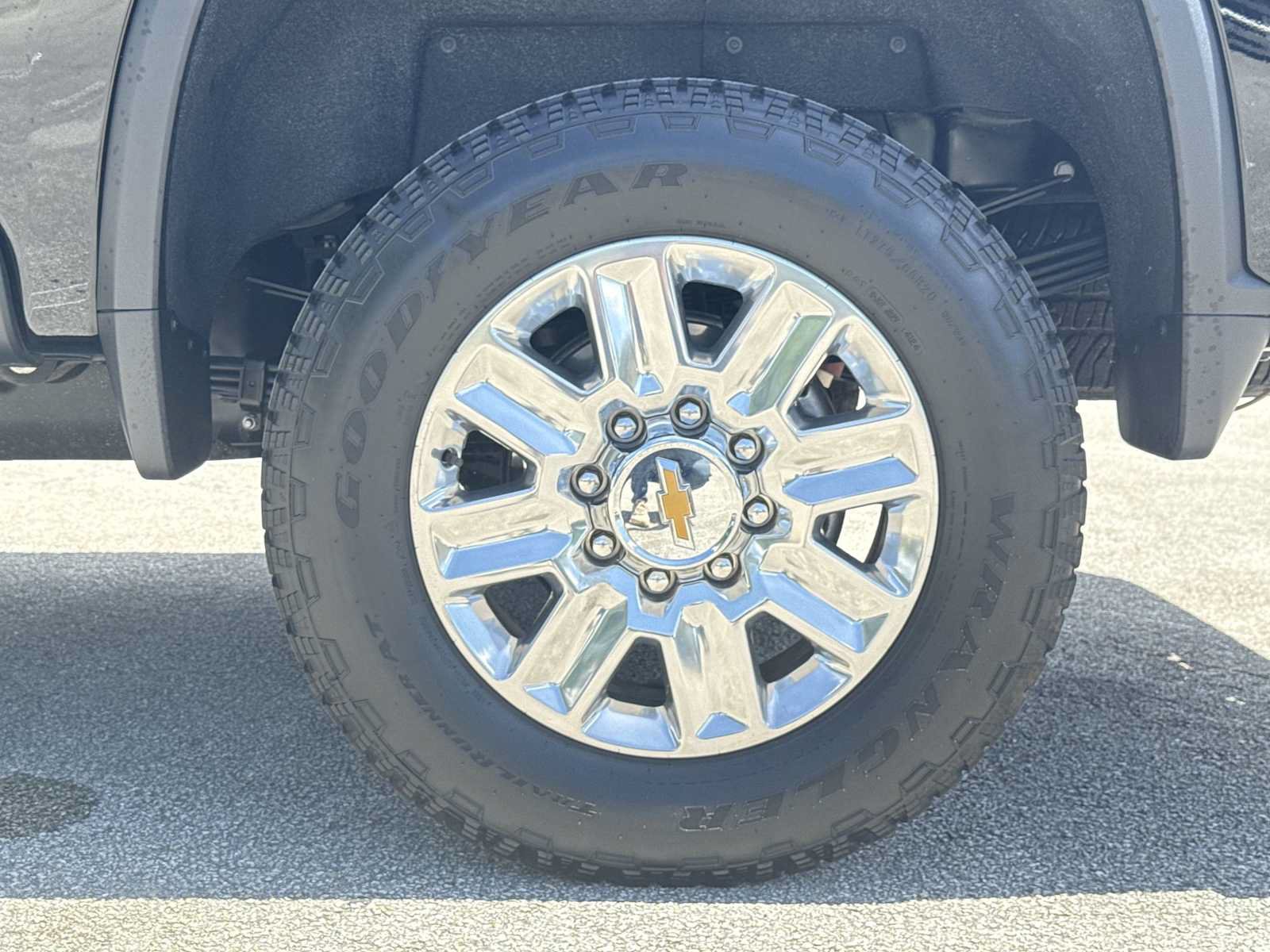 Used 2025 Chevrolet Silverado 3500 High Country w/ High Country Premium Package AWD/4WD image 11