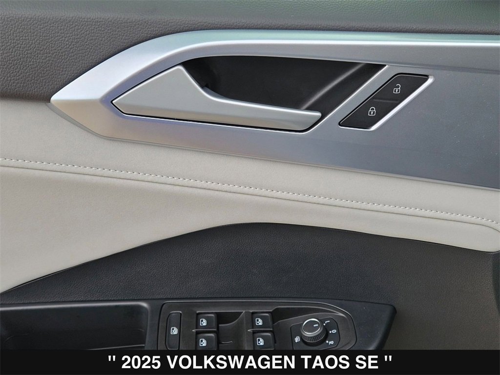 Used 2025 Volkswagen Taos SE image 15
